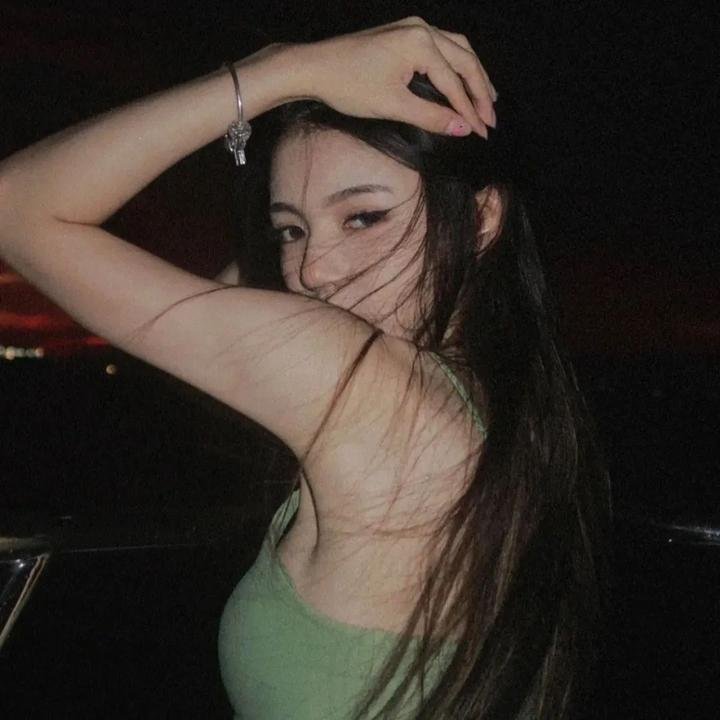 六楼后座